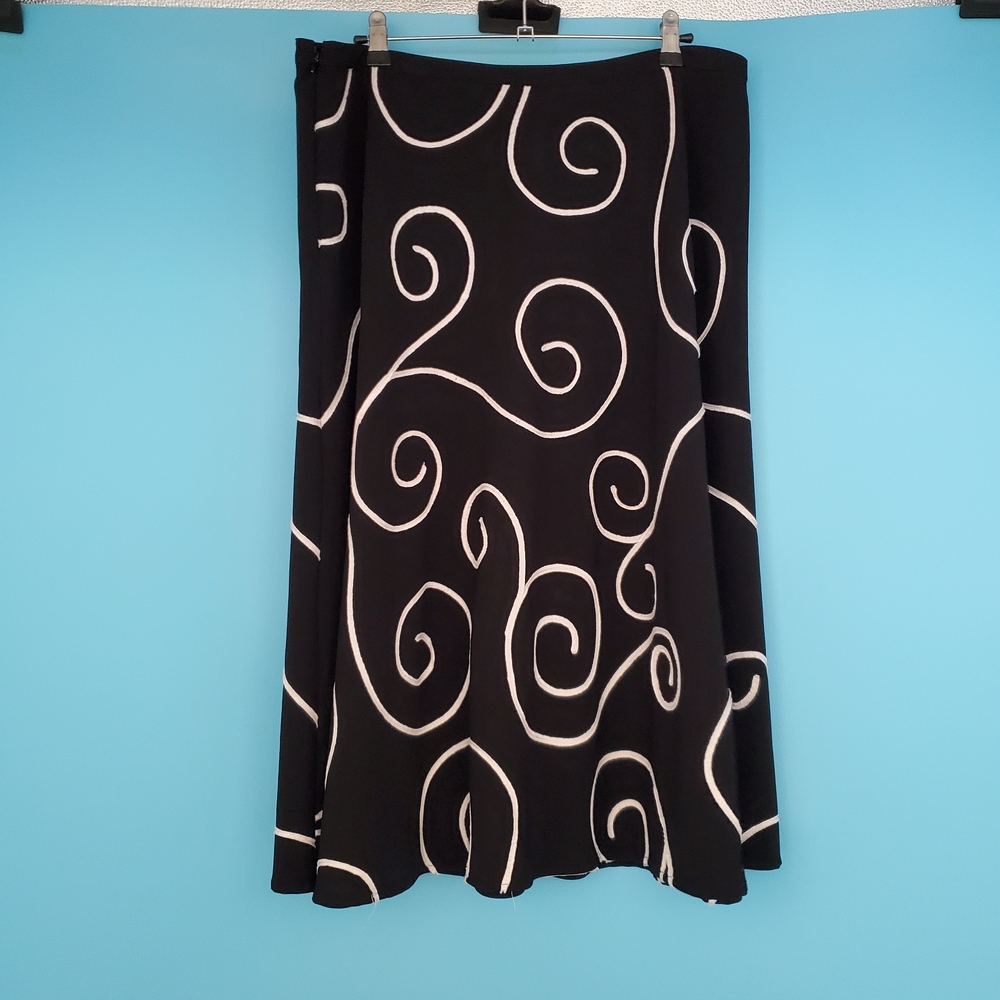 Allison Taylor Size 14 Black Skirt with White Accents - Picture 2 of 5